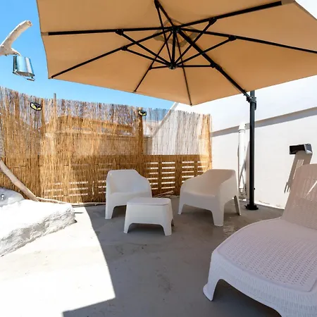 Apartment Cento Passi Dal Mare By Latuapuglia