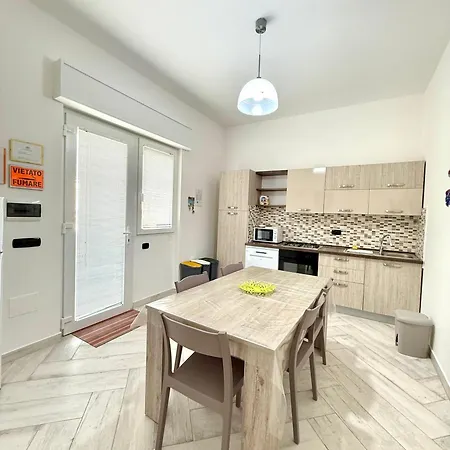 Cento Passi Dal Mare Apartment *