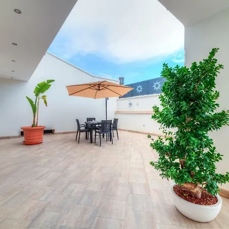 Apartment Cento Passi Dal Mare By Latuapuglia *